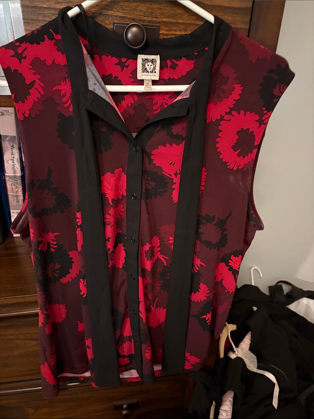 Anne Klein Burgundy and Red Floral Sleeveless Blouse with Black Trim